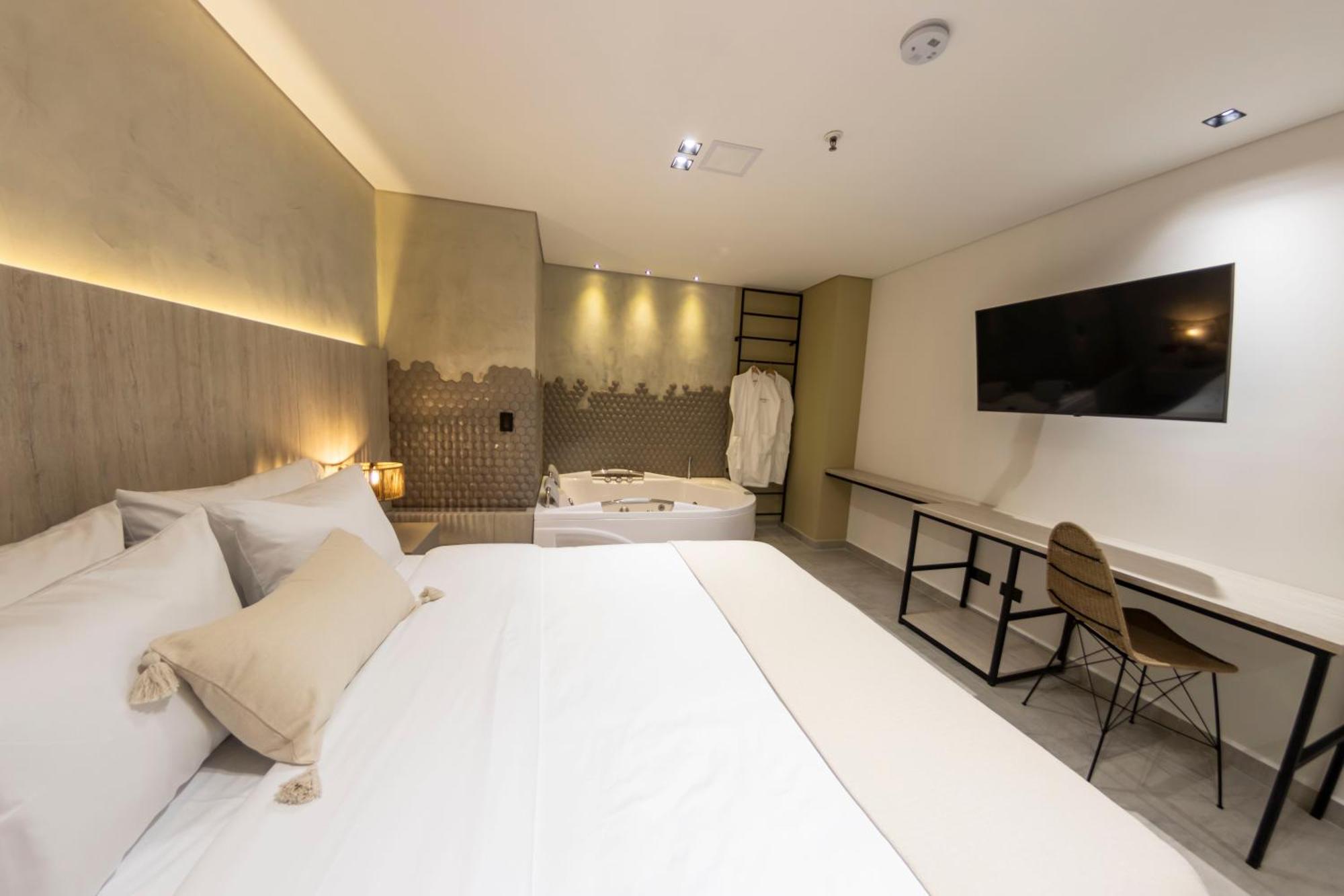 Sonata 44 Hotel Laureles Medellín Exterior foto